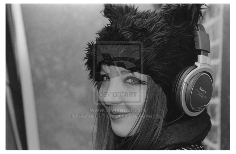Headphones__by_A_Azarni_Photography.png